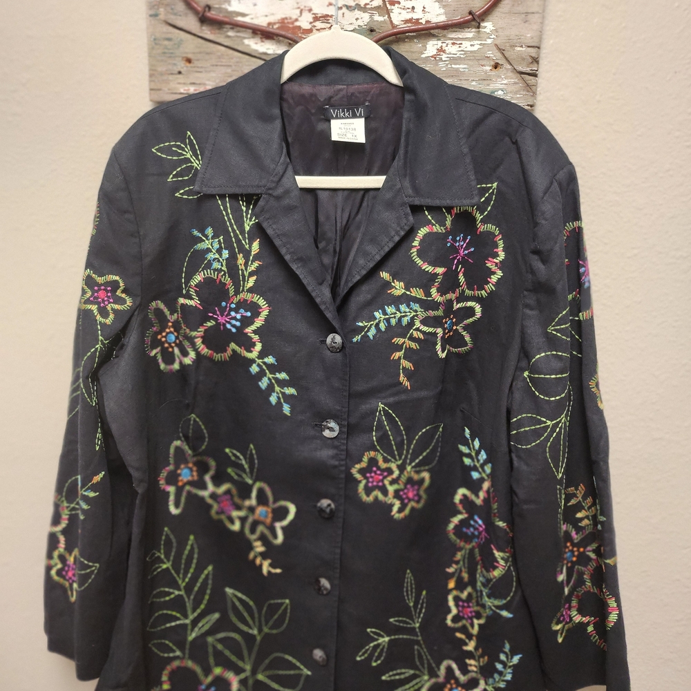 Vikki Vi Women's Dark Gray‎ Floral Embroidered Blazer